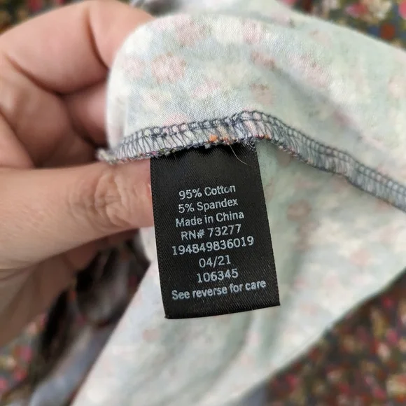 So Cropped Floral 3x Tie Top - Picture 5 of 8